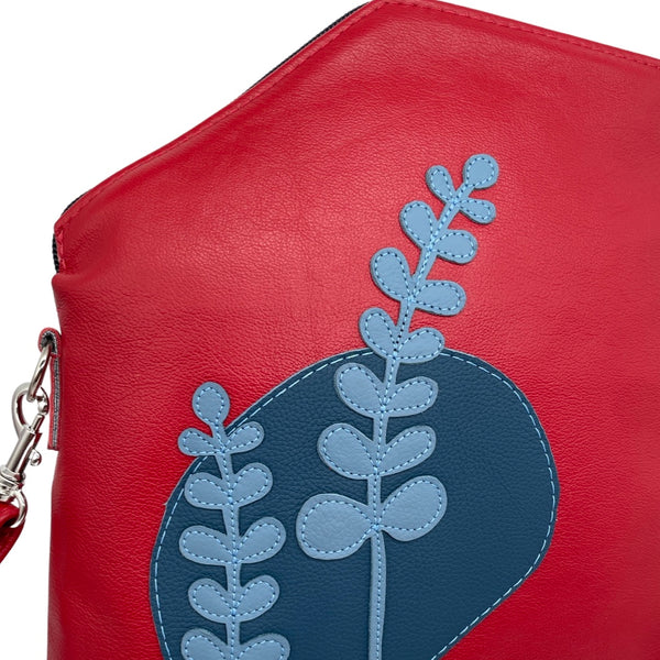 GRASS medium triangular bag / rucksack (red)