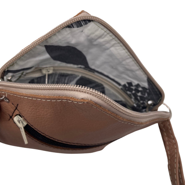 GRASS Xsmall triangular bag (beige, cream & black)