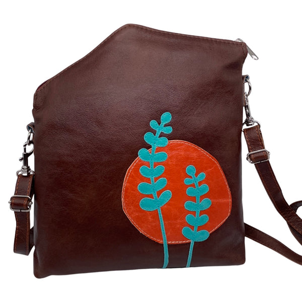 GRASS medium triangular bag / rucksack (brown)